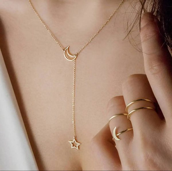 Elegant Moon and Star Pendant Necklace – Simple Gold Clavicle Chain