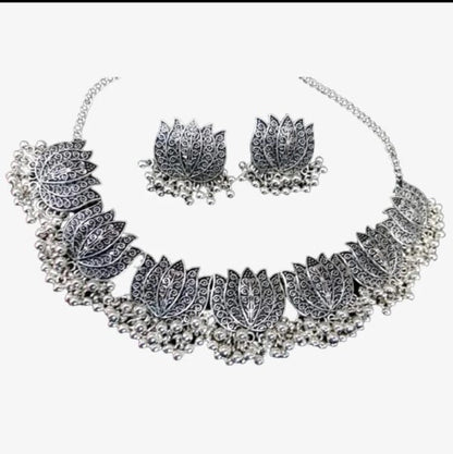 Antique Silver Afghani Flower Choker Necklace with Earrings – Elegant Jewelry Set