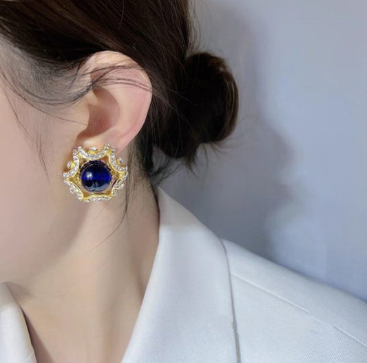Dual-Tone Radiant Stud Earrings – Elegant Sparkle in Royal Purple & Ruby Red