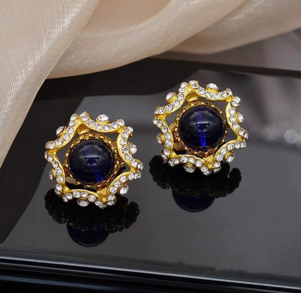 Dual-Tone Radiant Stud Earrings – Elegant Sparkle in Royal Purple & Ruby Red