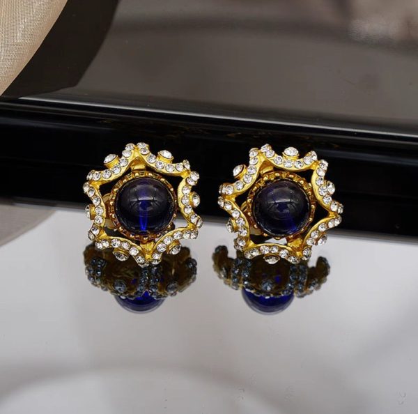 Dual-Tone Radiant Stud Earrings – Elegant Sparkle in Royal Purple & Ruby Red
