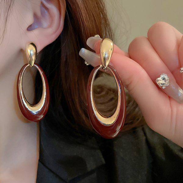 Gold-Plated Oval Drop Earrings – Timeless Elegance for Every Occasion